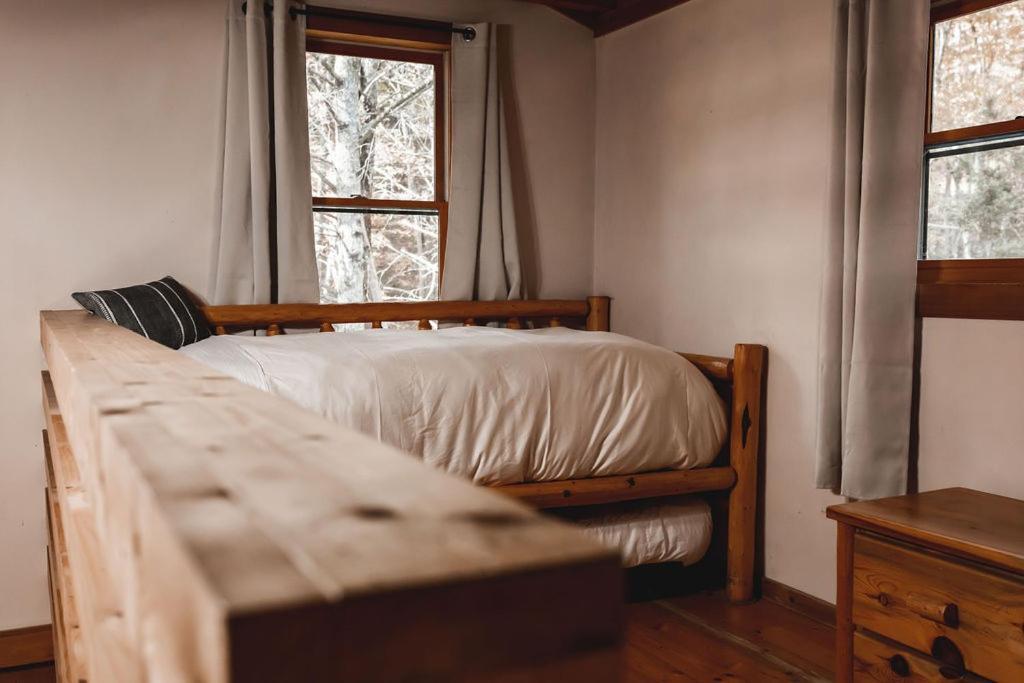 Wolf Creek Cabin At 36 North - Hot Tub Purlear ภายนอก รูปภาพ