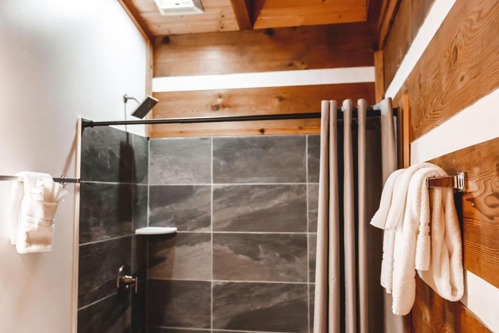 Wolf Creek Cabin At 36 North - Hot Tub Purlear ภายนอก รูปภาพ